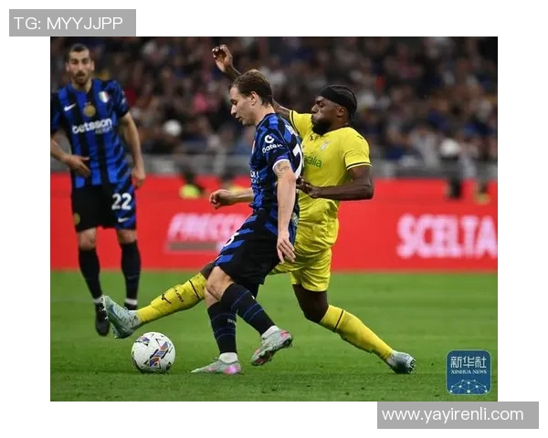 足球明星摆件米兰风采尽显精美图片展示足球魅力与艺术结合